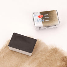 Load image into Gallery viewer, Extra-fine artists'watercolors set "leningrad" 16 colours in 2,5 ml pans, cardboard box